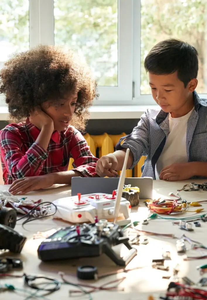 group-of-multiracial-schoolkids-in-classroom-stem-education-concept-.jpg